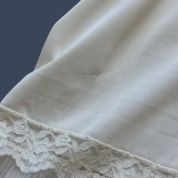 Gorgeous Vintage Silky Lace Slip Medium - Picture 8 of 10